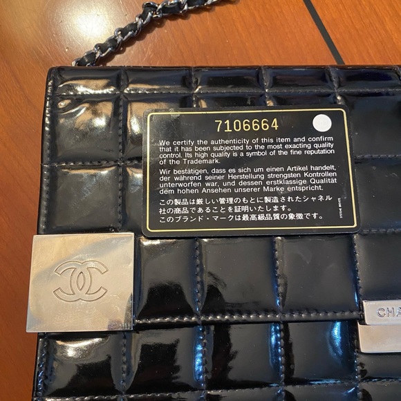 Chanel classic Clutch bag . Pre loved . Authentic. Black patent leath… - Picture 4 of 8